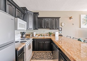 Beautiful Las Olas beachfront condo. A surf lover's dream!