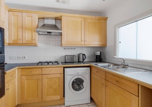 Beautiful Limehouse 1BR w/ Balcony nr Canary Wharf, by Blueground