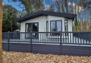 Beautiful Lodge With Decking At Azure Seas In Suffolk, Sleeps 6 Ref 32217Og