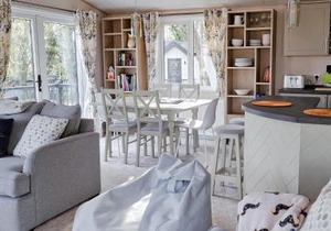 Beautiful Lodge With Decking At Azure Seas In Suffolk, Sleeps 6 Ref 32217Og