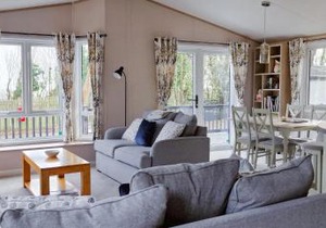 Beautiful Lodge With Decking At Azure Seas In Suffolk, Sleeps 6 Ref 32217Og