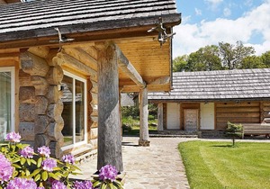 Beautiful log house. sauna and annex. big garden. close to nature. Pet friendly.