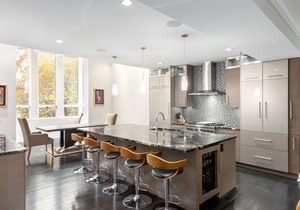 Beautiful & Modern 3-Bedroom Georgetown Home, Free parking