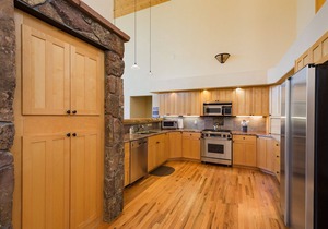 Beautiful Mountain Home on Columbine Lake - Hot Tub - 1 mile to Purgatory