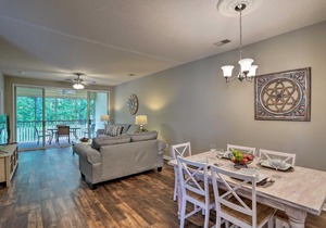 Beautiful Myrtle Beach Condo on Golf Course with Pool
