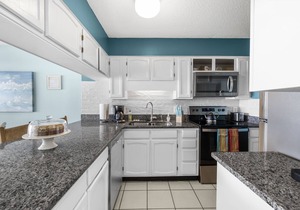Beautiful Ocean Front 5th Flr Condo