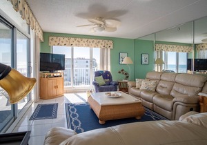 Beautiful Ocean Front 3 Bdrm On The Non-driving Section Of New Smyrna Beach