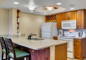 Beautiful Ocean Front Condo - Vacation Resort in Cocoa Beach - Great pool