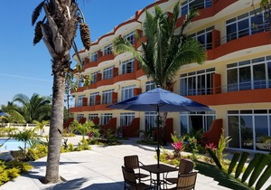 Beautiful Ocean View 1-Bedroom Condo at Vista Encantada 106
