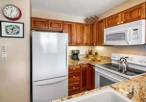 🏖️Beautiful Ocean Views | Top Floor | Concierge Included