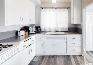 Beautiful Oceanfront Condo w/Private Balcony, Free WiFi