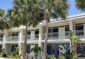 Beautiful one bedroom resort-style studio with pool and beach access...