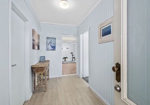 Beautiful Pet Friendly Beach House - Pandanus on Emerald