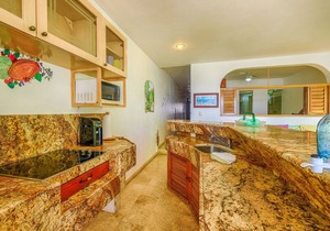 Beautiful pool side ground floor unit with direct beach access , WiFi and AC.