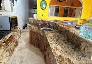 Beautiful pool side ground floor unit with direct beach access , WiFi and AC.