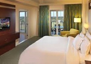 Beautiful, relaxing resort less than 10 minutes from Disney and Universal