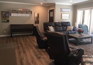 Beautiful Remodeled Condo With An Open Floor Plan! 3 Beds with 2.5 Baths.