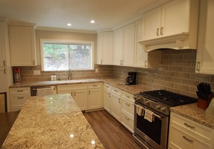 Beautiful Remodeled Condo With An Open Floor Plan! 3 Beds with 2.5 Baths.