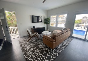 Beautiful Rental Home with Pool Close to the Beach!