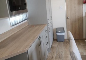 Beautiful Romney Sands Holiday Park Retreat