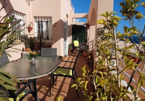 Beautiful sea-view apartment a few minutes from the beach and facilities