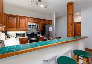 Beautiful Spacious Townhome with stunning views! Great quiet & serene location!
