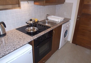 Beautiful studio with shower room, full kitchen, poolside, FREE WIFI