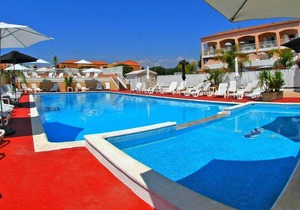 Beautiful T2 Mezzanine 6 p. 250m from the BEACH with HEATED POOL & TENNIS (204)