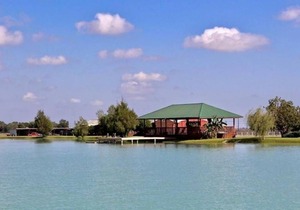 Beautiful Texas ranch retreat with lake.cabin#2