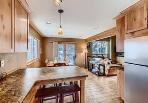 Beautiful three bedroom Mountainside Home!