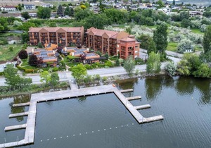 Beautiful Townhouse on the lake. Winter Snowbirds welcome please enquire.