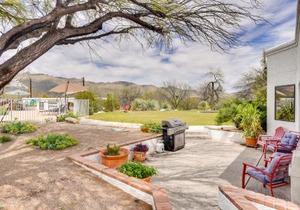 Beautiful Tucson Oasis with Pool, Views and Privacy!