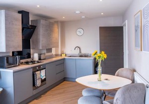 Beautiful Two bedroom Harbour Side Apartment