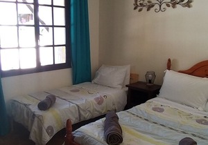 Beautiful Villa with heated pool - just 10 minutes from the sea!
