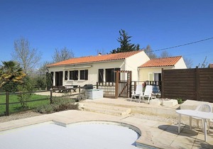 Beautiful Villa with heated pool - just 10 minutes from the sea!