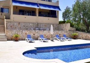 Beautiful Villa for 8 people with Pool and Sea Views