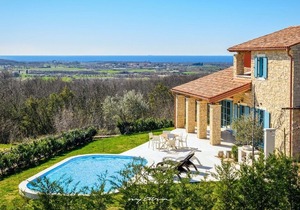 Beautiful villa with a private pool near Umag