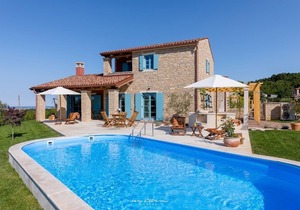 Beautiful villa with pool near Umag