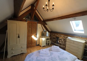 Beautifully Converted 18th Century Detached Stable in Peaceful Rural Setting