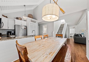 Beautifully Decorated, Updated Sealoft! Lagoon Views! Walk to Beach/Sealoft Pool! Amenity Cards!