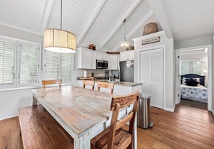 Beautifully Decorated, Updated Sealoft! Lagoon Views! Walk to Beach/Sealoft Pool! Amenity Cards!