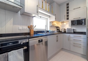 Beautifully Decorated 3 Bedroom Town-house With Wonderful Golf Course Views