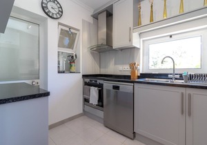 Beautifully Decorated 3 Bedroom Town-house With Wonderful Golf Course Views