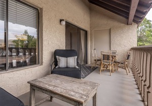 Beautifully furnished condo in the heart of Scottsdale
