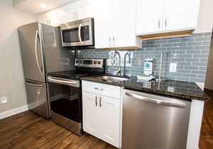 Beautifully Remodeled 12th floor Oceanview Condo steps to the ocean! Wifi!