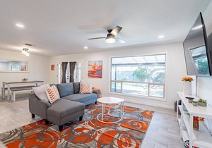 Beautifully remodeled house with King Suite near Old Town Scottsdale
