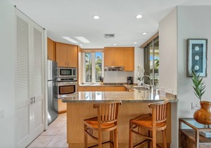 Beautifully Remodeled with Central A/C! Top Floor! Palms at Wailea 206