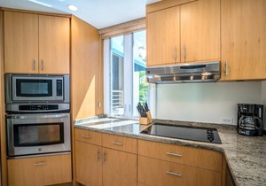 Beautifully Remodeled with Central A/C! Top Floor! Palms at Wailea 206