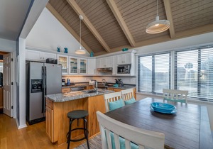 Beautifully renovated Sealoft Villa! Close to the Beach! Great Marsh Views! Amenity Cards!