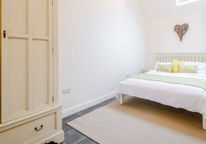 Beautifully renovated to a high standard in 2019, an attractively furnished holiday cottage situated